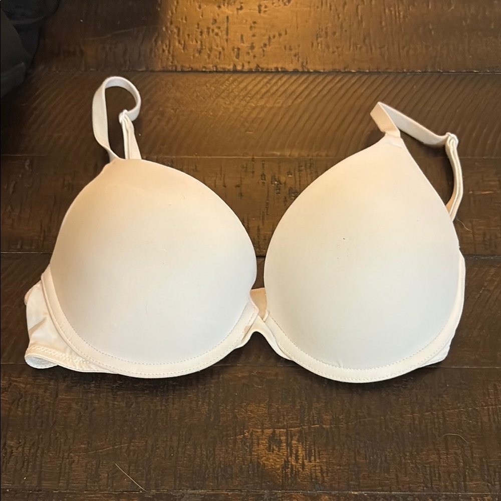 Victoria's Secret Cream Bra